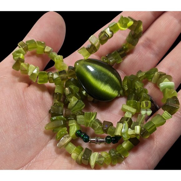 Whimsical Fairycore Green Cat Eye Glass Beaded Teardrop Necklace - Picture 5 of 6